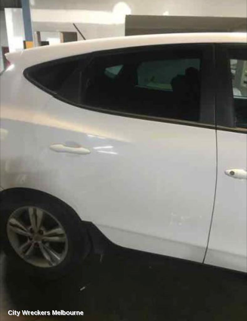 HYUNDAI IX35 REAR GARNISH, TAILGATE LAMP (LH SIDE), LM SERIES (VIN TMAJ), 10/2013 - 01/2016