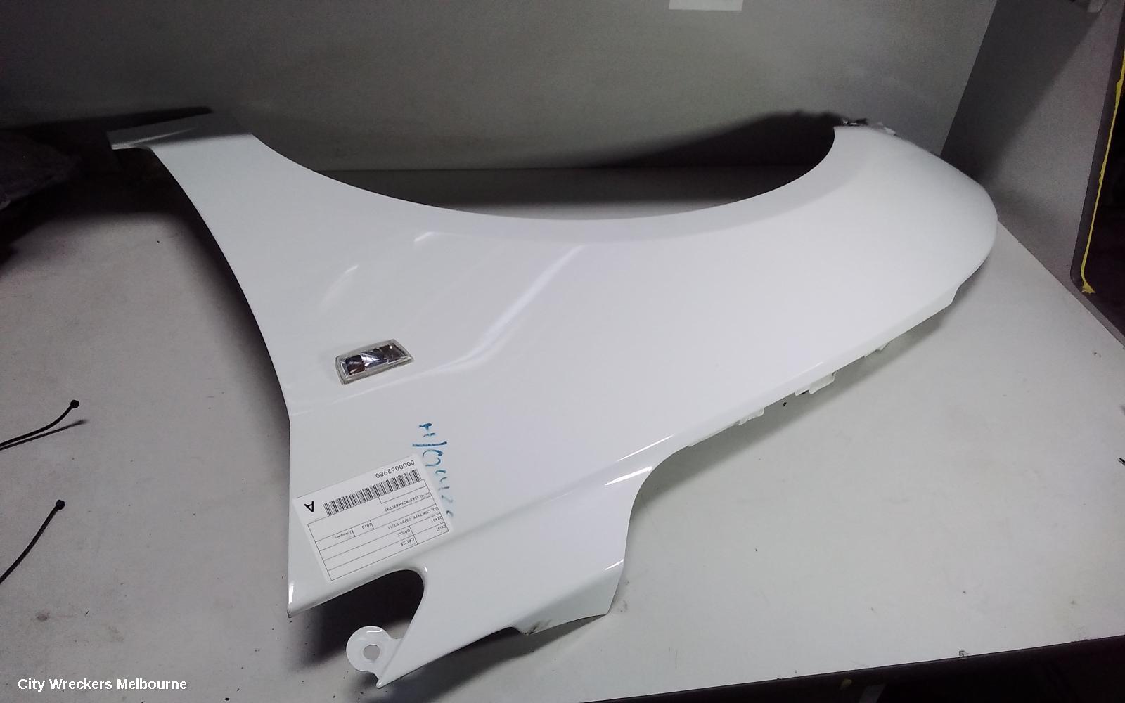 HOLDEN CRUZE GRILLE, JG, CDX TYPE, 03/2009 - 02/2011