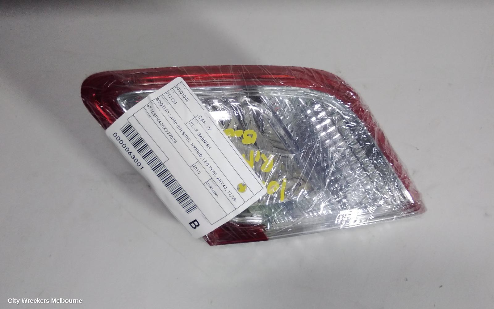 TOYOTA CAMRY REAR GARNISH, BOOTLID LAMP (RH SIDE), HYBRID, LED TYPE, AHV40, 12/2009 - 11/2011
