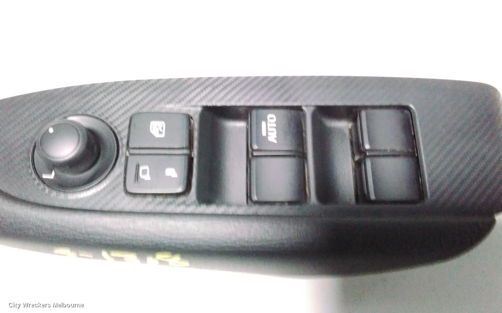 MAZDA CX3 PWR DR WIND SWITCH, RH FRONT (MASTER SWITCH), W/ AUTO FOLD TYPE, DK, 02/2017 ONWARDS