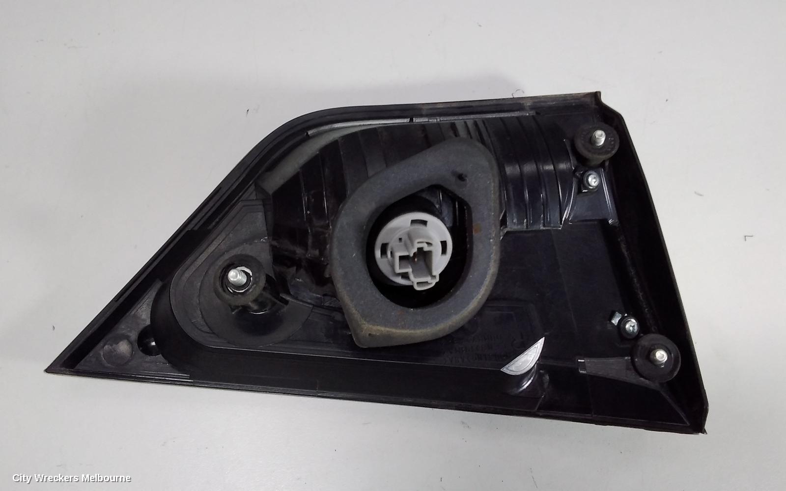 MITSUBISHI OUTLANDER REAR GARNISH, TAILGATE LAMP (LH SIDE), ZG, 11/2006 - 09/2009