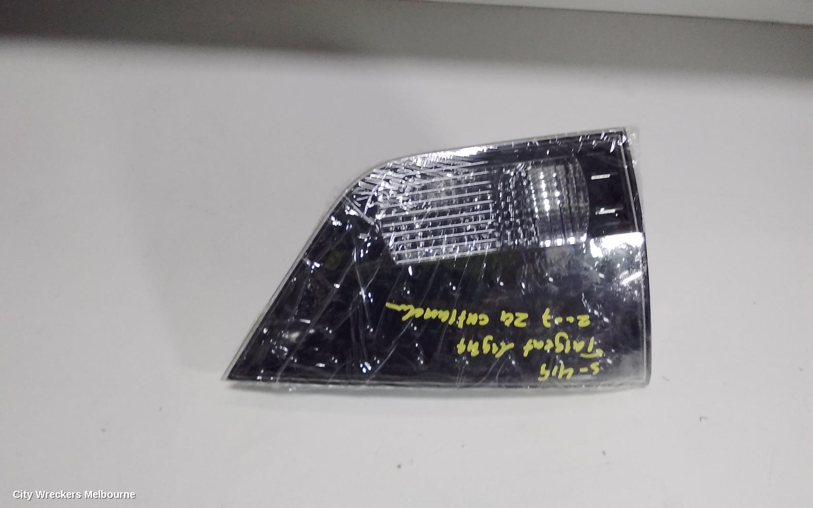 MITSUBISHI OUTLANDER REAR GARNISH, TAILGATE LAMP (RH SIDE), ZG, 11/2006 - 09/2009