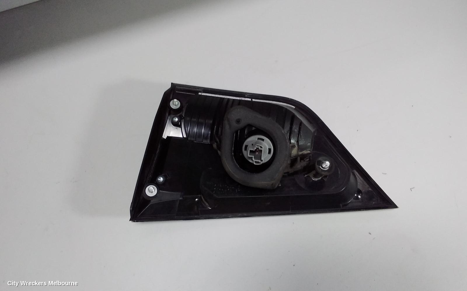 MITSUBISHI OUTLANDER REAR GARNISH, TAILGATE LAMP (RH SIDE), ZG, 11/2006 - 09/2009