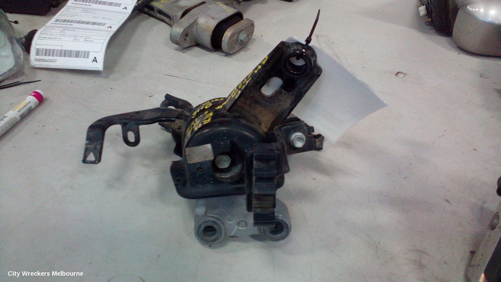 TOYOTA COROLLA MOUNT, ZRE182R 10/2012 - 06/2018