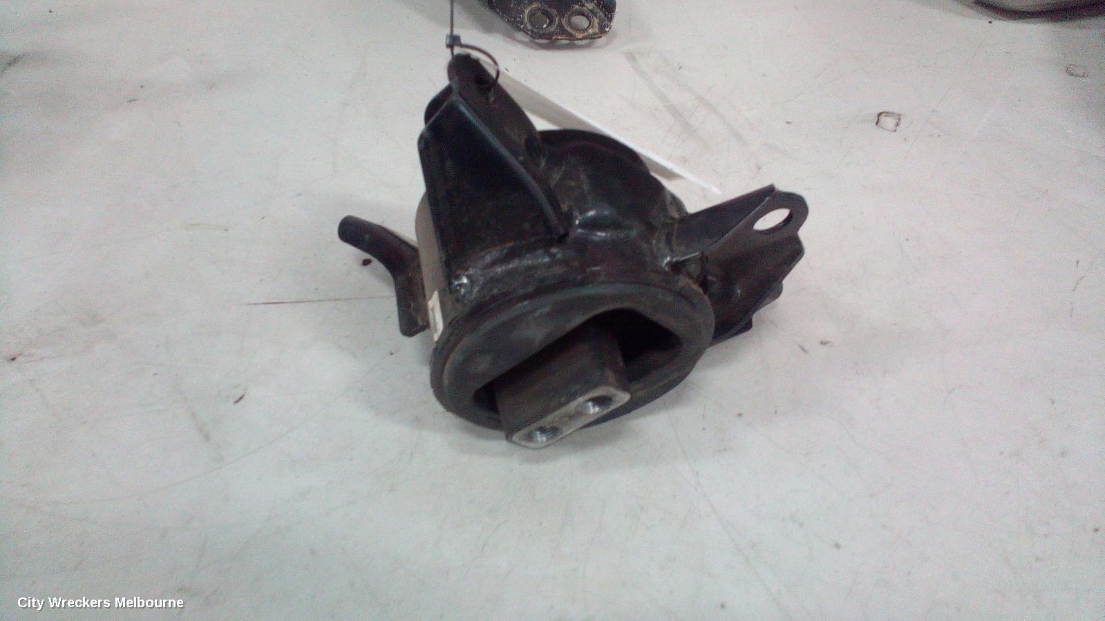 KIA SPORTAGE MOUNT, SL, 07/2010 - 10/2015