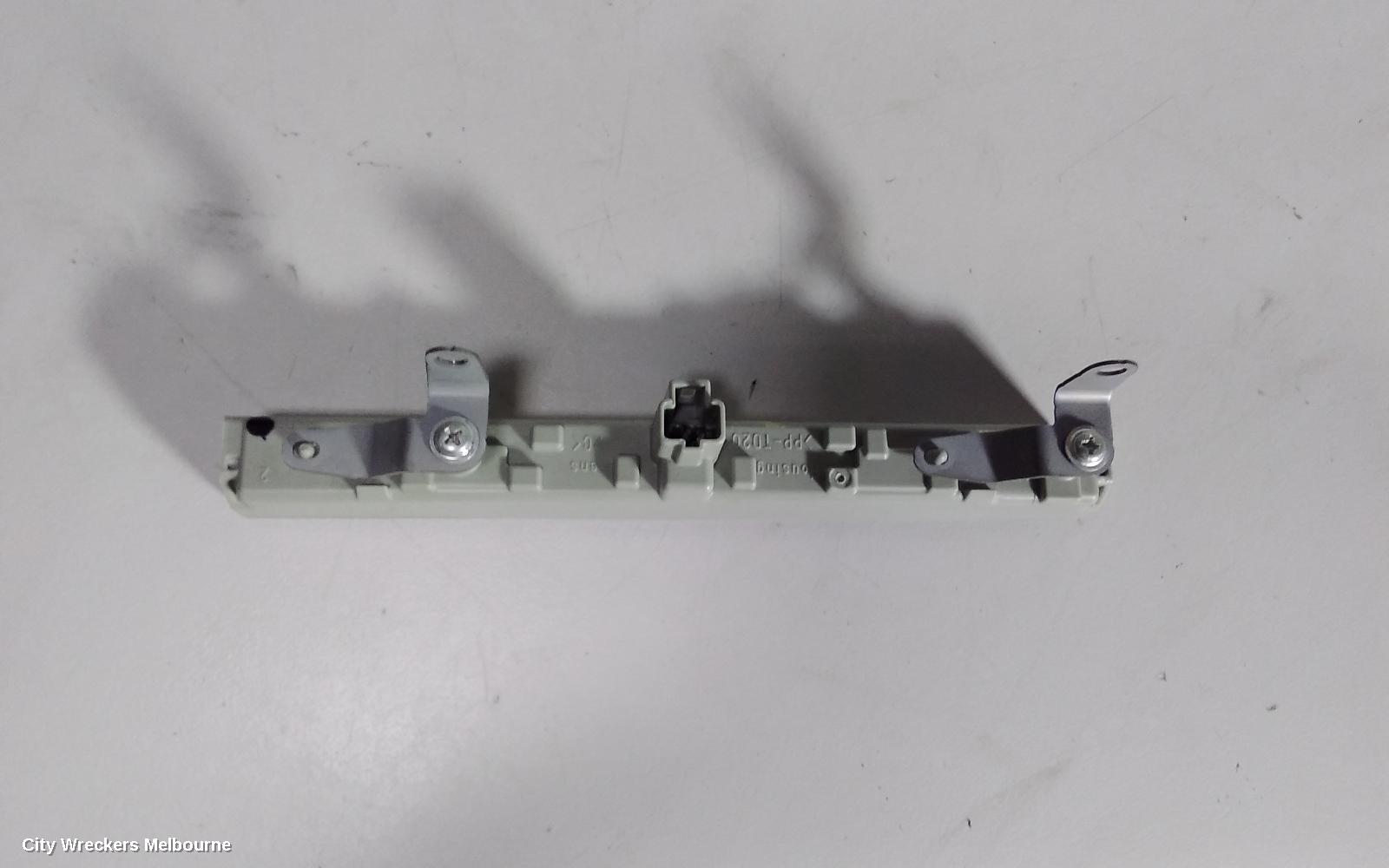 TOYOTA CAMRY HIGH LEVEL STOPLIGHT, XV50, 12/2011 - 05/2015