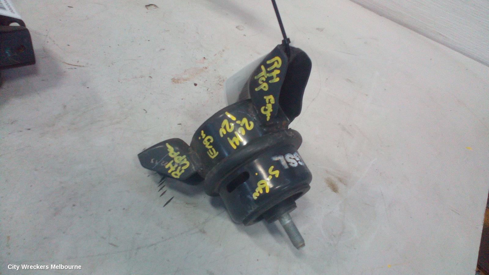 HYUNDAI I20 MOUNT, PB 04/2010 - 12/2015