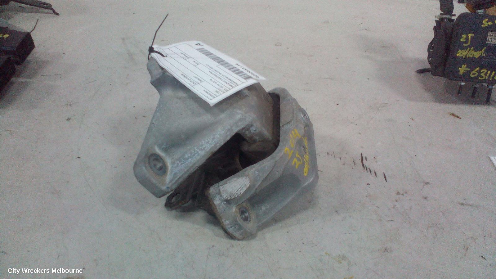 MITSUBISHI OUTLANDER MOUNT, ZJ, 10/2012 - 03/2015