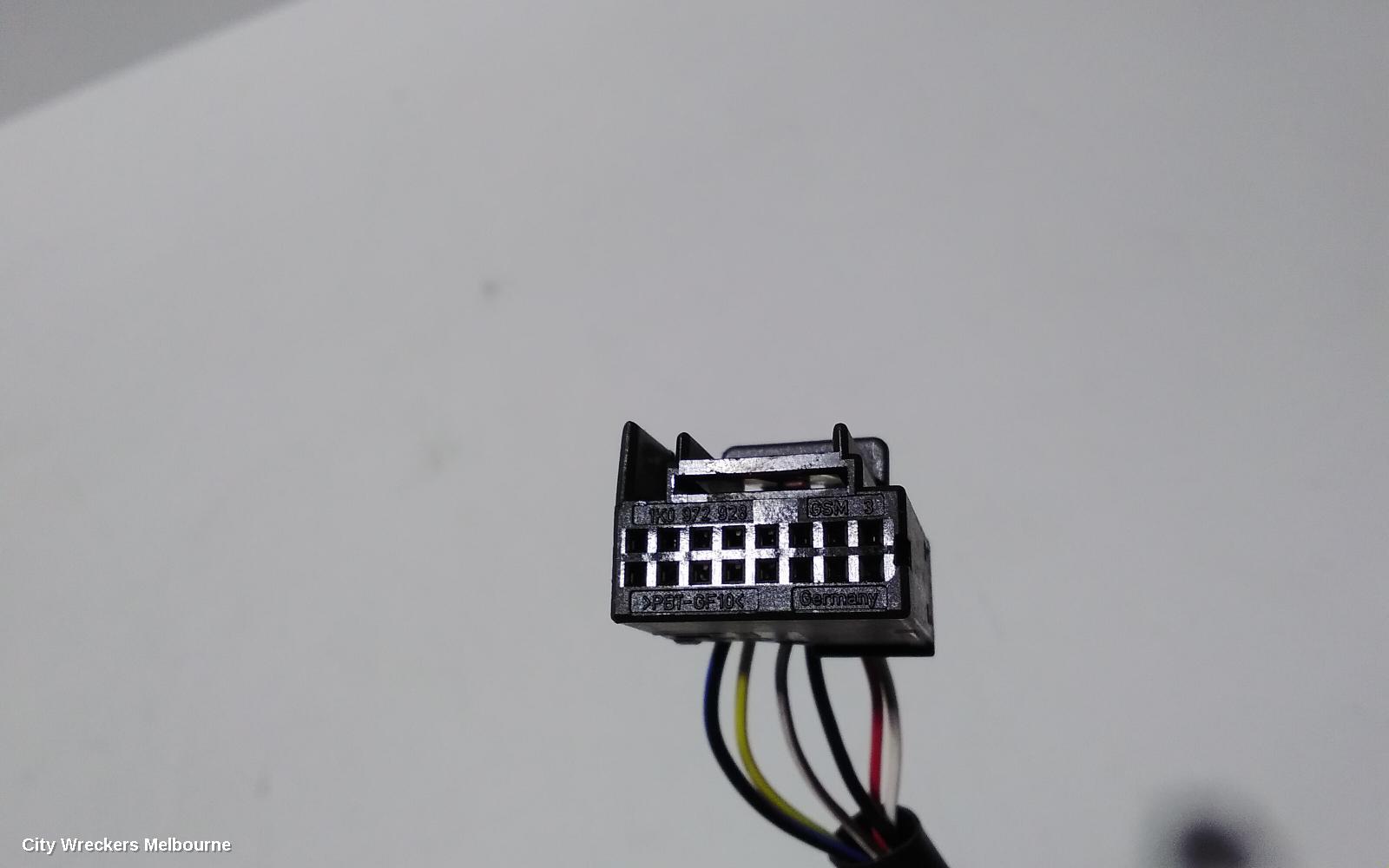 AUDI A4 LEFT DOOR MIRROR, B8 8K, A4, MANUAL FOLD, NO LANE CHANGE ASSIST TYPE, 1 PLUG (6 WIRE), 02/2008 - 05/2009