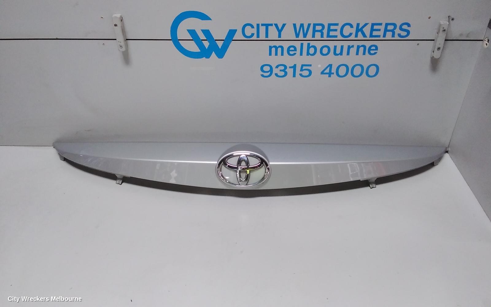 TOYOTA COROLLA REAR GARNISH, TAILGATE GARNISH (CENTRE), ZRE182R, HATCH, 10/2012 - 03/2015