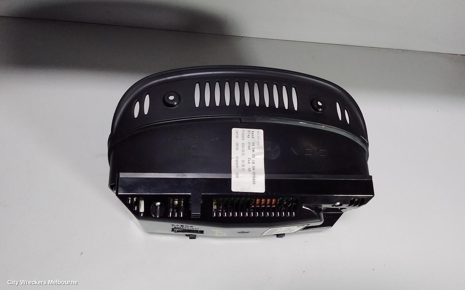 BMW 5 SERIES INSTRUMENT CLUSTER, INSTRUMENT CLUSTER, PETROL, E60, 10/2003 - 04/2010