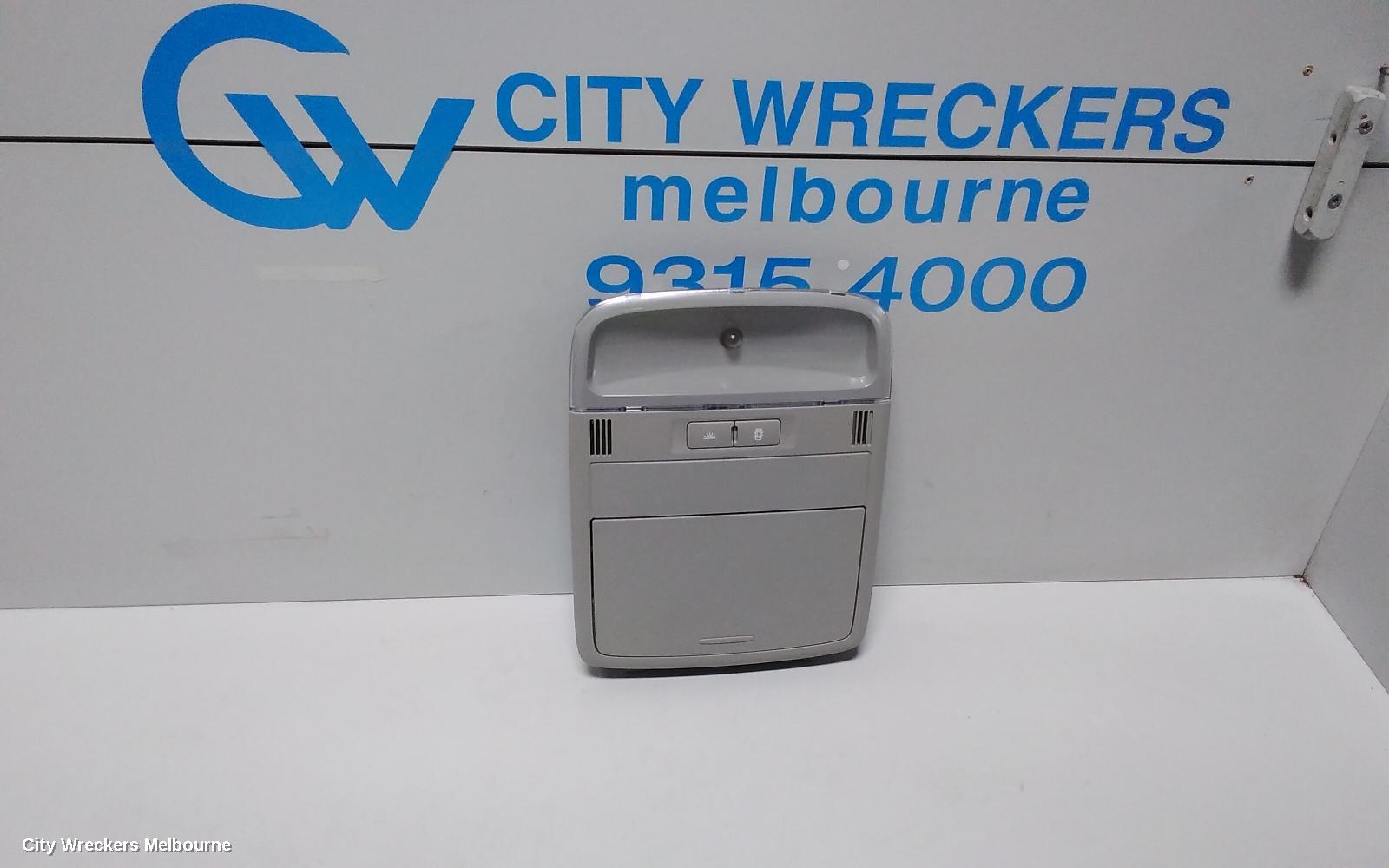 HOLDEN COMMODORE COURTESY LIGHT, FRONT, W/ SUNGLASS HOLDER TYPE, VF, 05/2013 - 12/2017