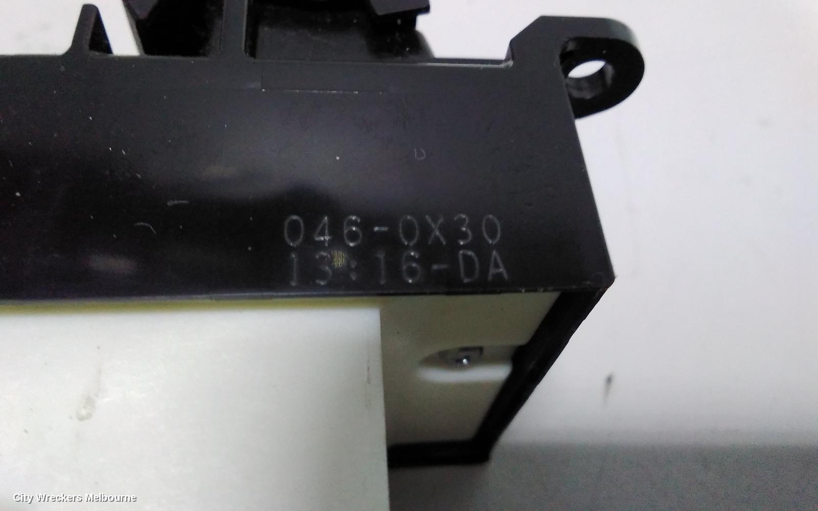 TOYOTA YARIS PWR DR WIND SWITCH, RH FRONT (MASTER SWITCH), 4 SWITCH TYPE, 5DR HATCH/SEDAN, NCP13#, 08/2011 - 12/2019