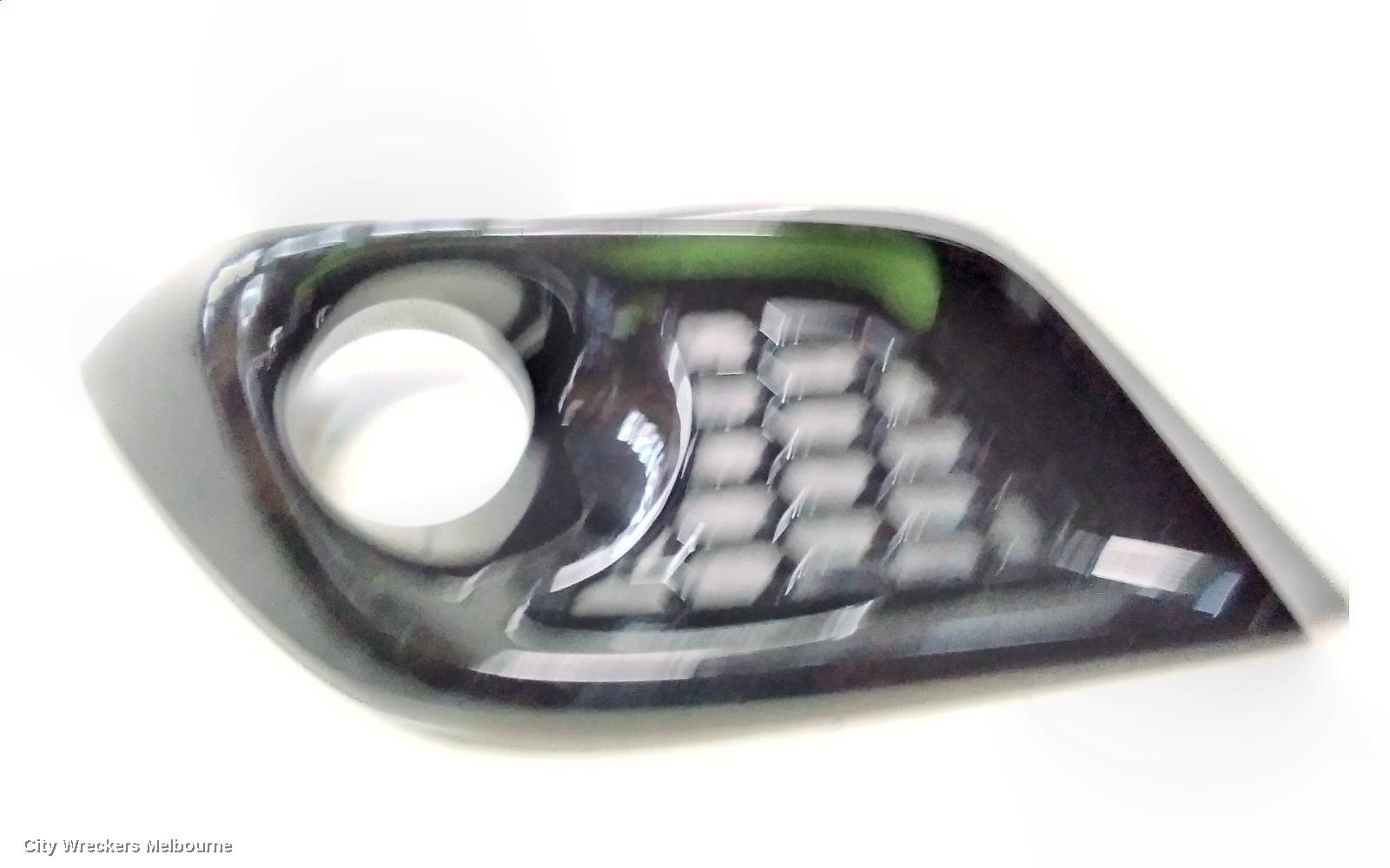 TOYOTA COROLLA LEFT INDICATOR/FOG/SIDE, BUMPER FOGLAMP, ZRE182R/ZWE186R, HATCH, 03/2015 - 06/2018