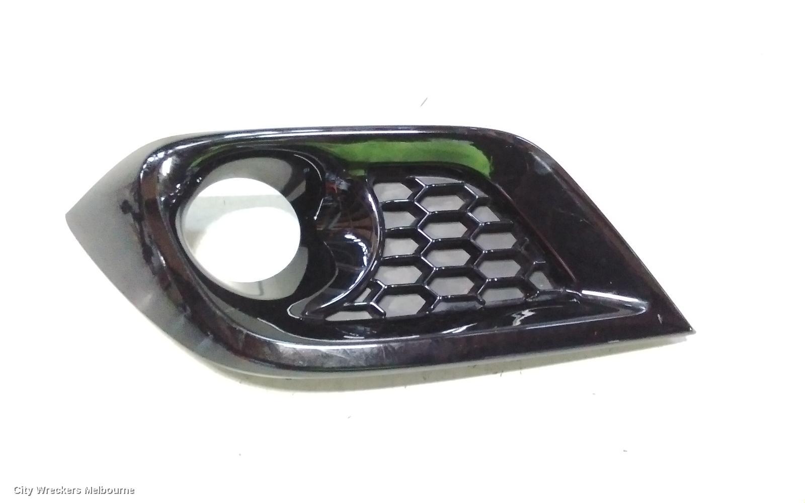 TOYOTA COROLLA LEFT INDICATOR/FOG/SIDE, BUMPER FOGLAMP, ZRE182R/ZWE186R, HATCH, 03/2015 - 06/2018