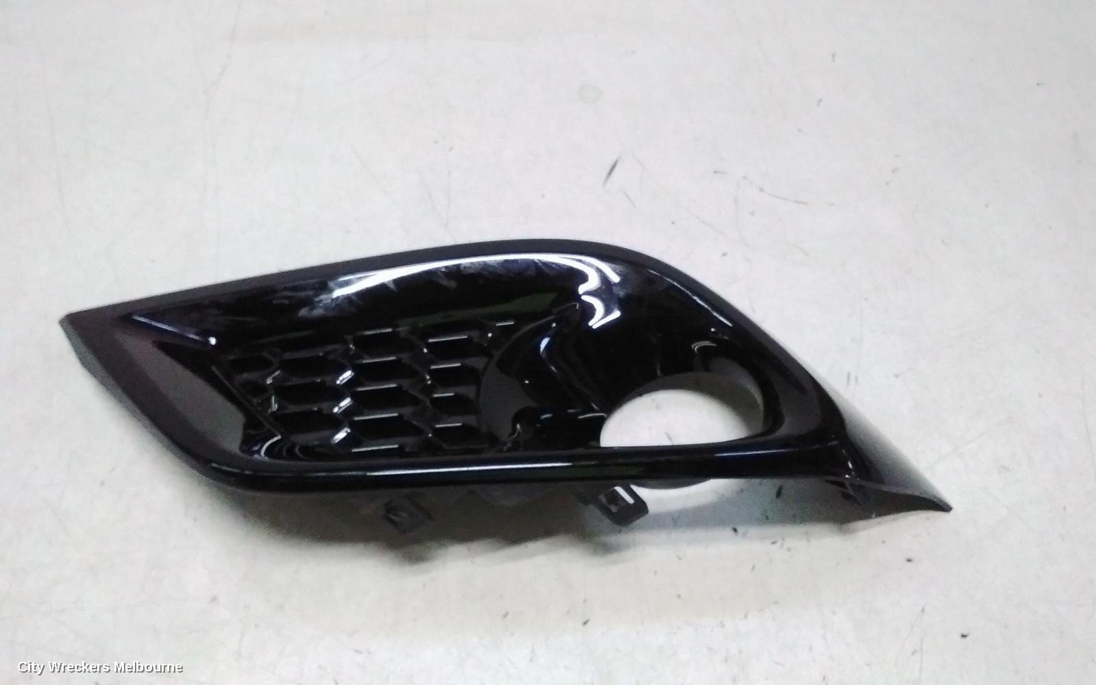TOYOTA COROLLA LEFT INDICATOR/FOG/SIDE, BUMPER FOGLAMP, ZRE182R/ZWE186R, HATCH, 03/2015 - 06/2018