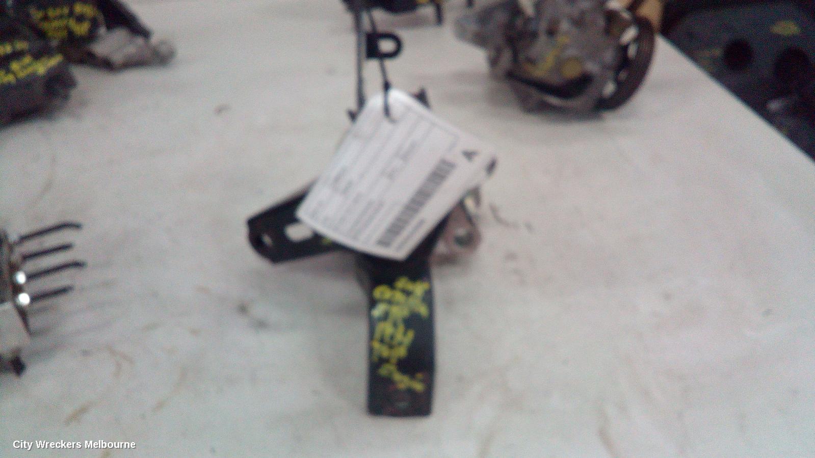 TOYOTA COROLLA MOUNT, ZRE182R 10/2012 - 06/2018