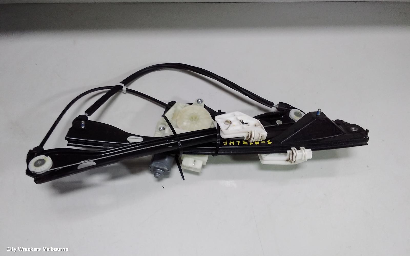 SKODA FABIA RIGHT FRONT WINDOW REG/MOTOR, DOOR REG AND MOTOR ASSY, 3 SMALL/3 BIG PIN, NJ, 01/2015 - 08/2021