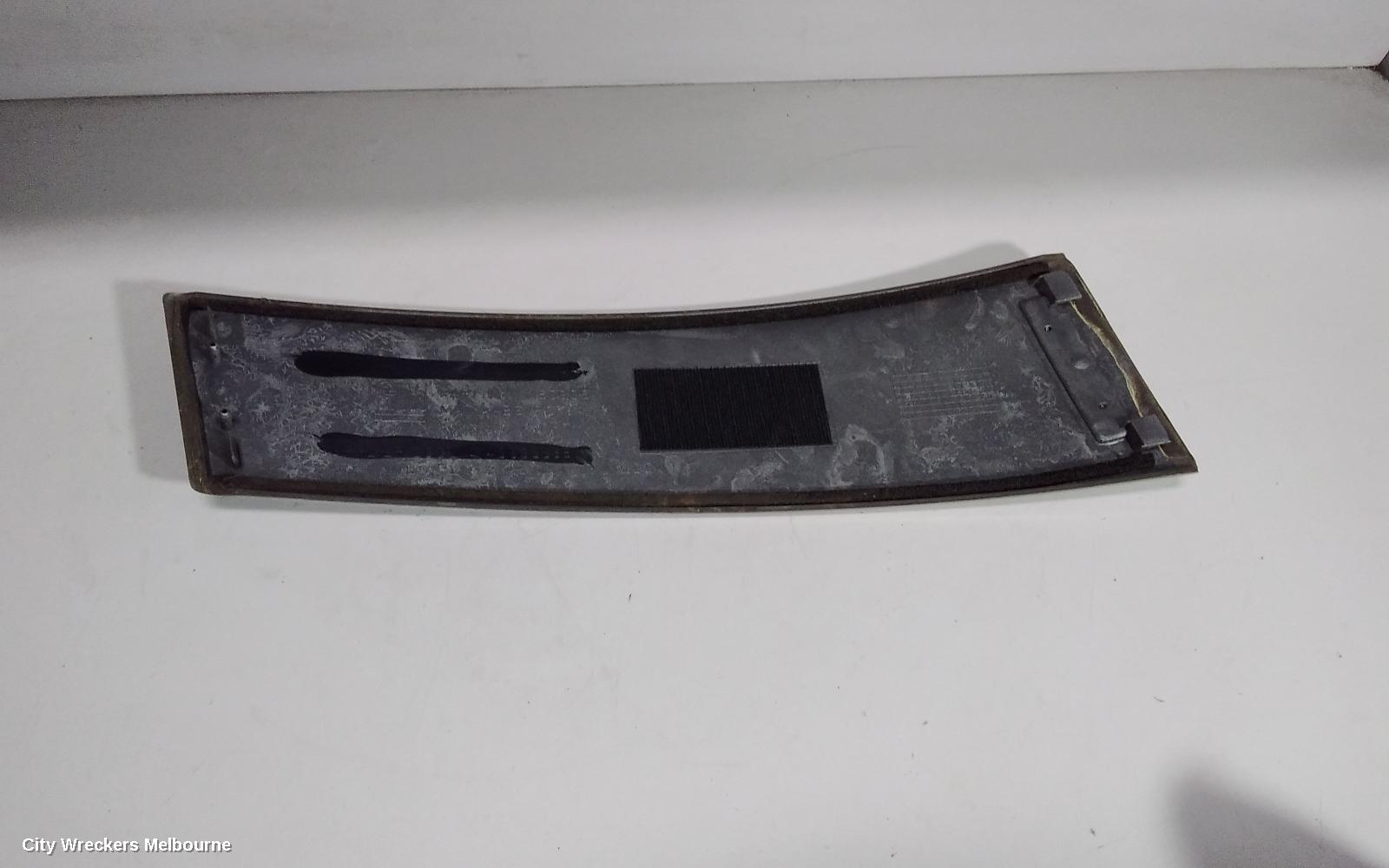 HOLDEN COMMODORE, VZ, 08/2004 - 09/2007, SIDE MOULD LH  ON THE BODY: 63618