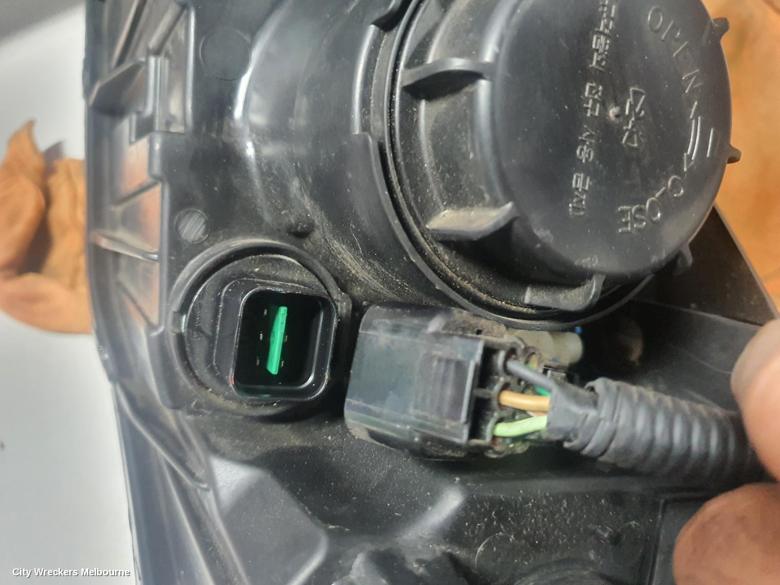 HOLDEN CAPTIVA RIGHT HEADLAMP, CG, CAPTIVA 7 (4TH VIN = C), BLACK SURROUND, 01/2011 - 09/2015