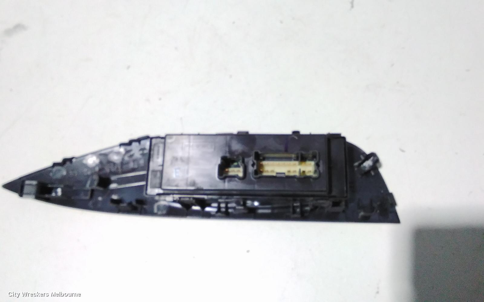 NISSAN QASHQAI PWR DR WIND SWITCH, RH FRONT (MASTER SWITCH), EARLY TYPE (ONLY DRIVERS DOOR AUTO TYPE), J11, 06/2014 - 06/2017