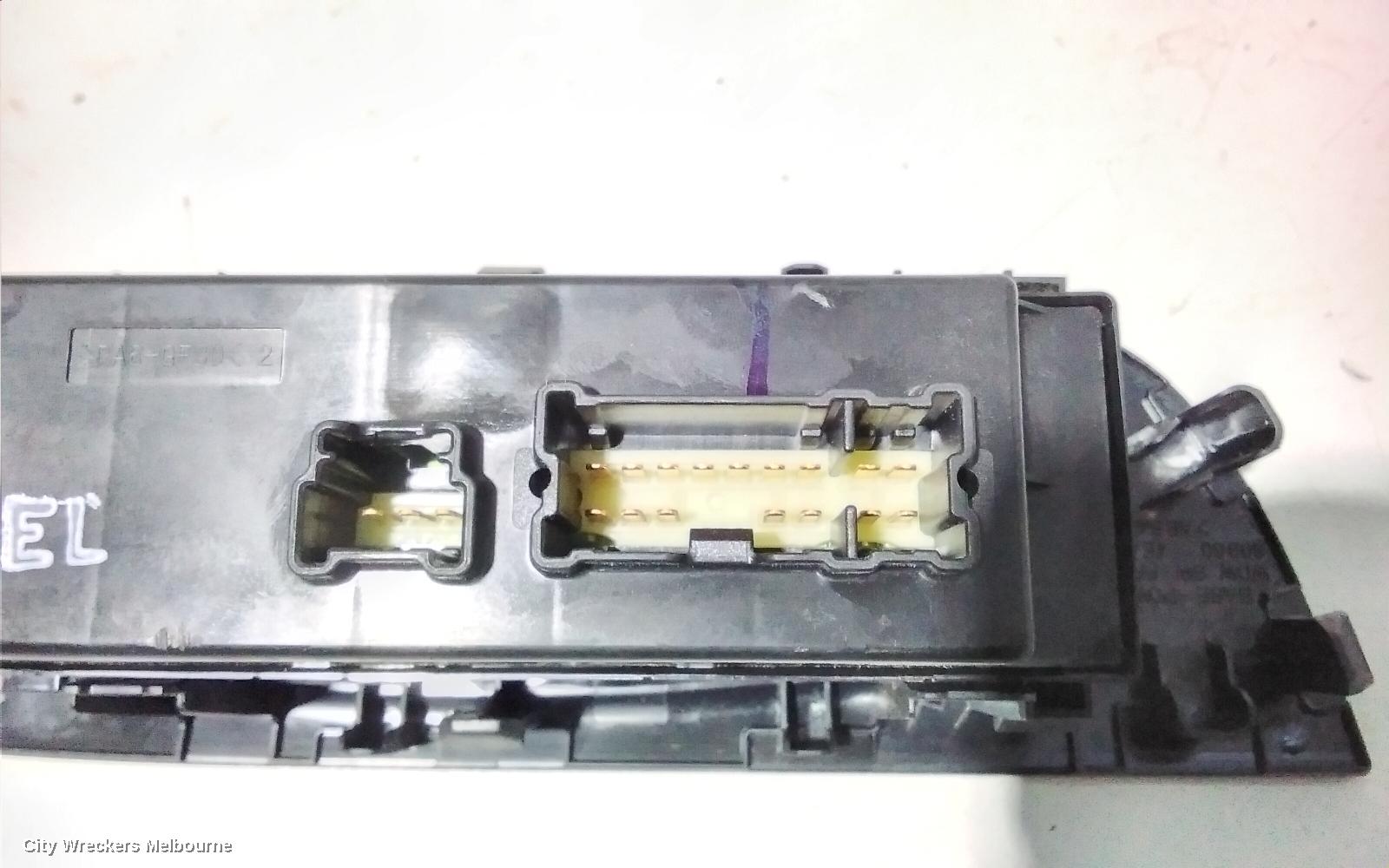 NISSAN QASHQAI PWR DR WIND SWITCH, RH FRONT (MASTER SWITCH), EARLY TYPE (ONLY DRIVERS DOOR AUTO TYPE), J11, 06/2014 - 06/2017