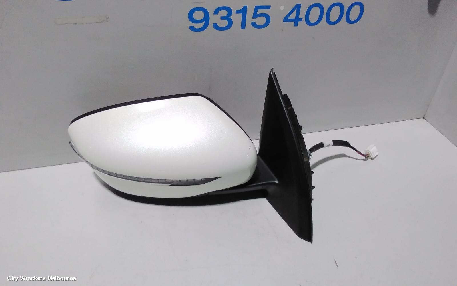 NISSAN QASHQAI RIGHT DOOR MIRROR, J11, ST, MANUAL FOLD, 06/2014 - 06/2017