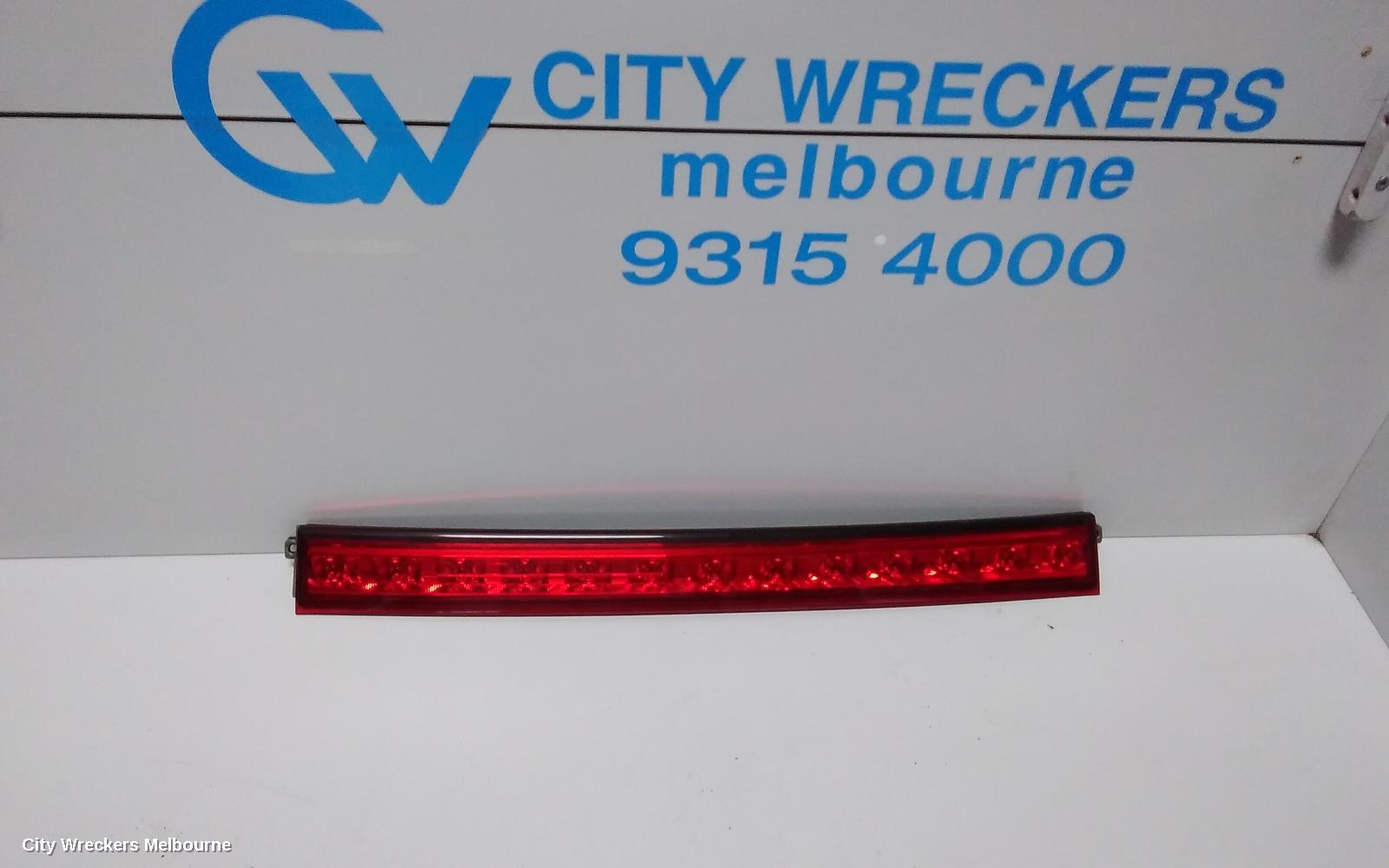 TOYOTA ESTIMA REAR GARNISH, TAILGATE LAMP (CENTRE), LENS# 28-194, XR50, 05-08 (IMPORT)