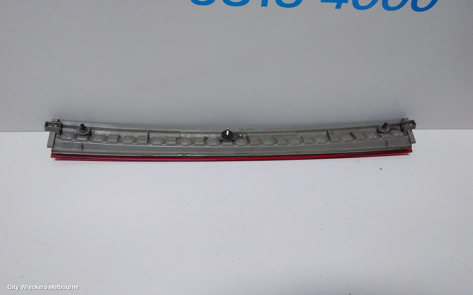 TOYOTA ESTIMA REAR GARNISH, TAILGATE LAMP (CENTRE), LENS# 28-194, XR50, 05-08 (IMPORT)
