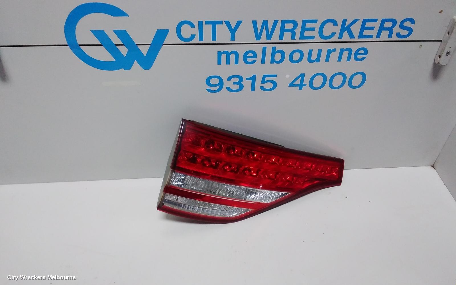 TOYOTA ESTIMA REAR GARNISH, TAILGATE LAMP (LH SIDE), LENS# 28-194, XR50, 05-08 (IMPORT)