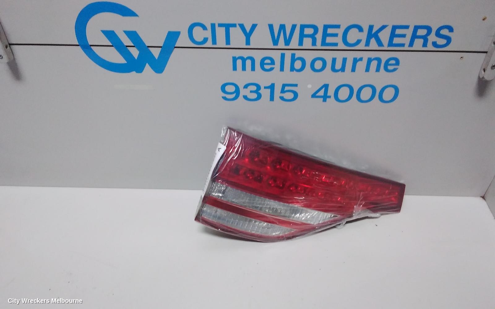 TOYOTA ESTIMA REAR GARNISH, TAILGATE LAMP (LH SIDE), LENS# 28-194, XR50, 05-08 (IMPORT)