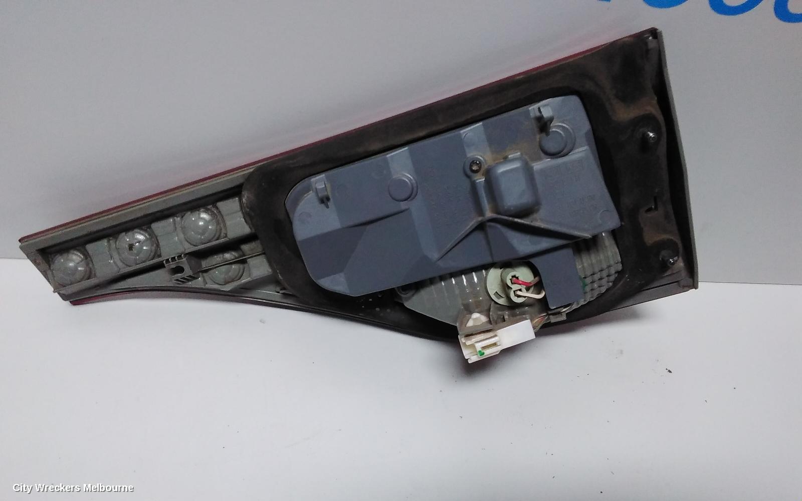 TOYOTA ESTIMA REAR GARNISH, TAILGATE LAMP (LH SIDE), LENS# 28-194, XR50, 05-08 (IMPORT)