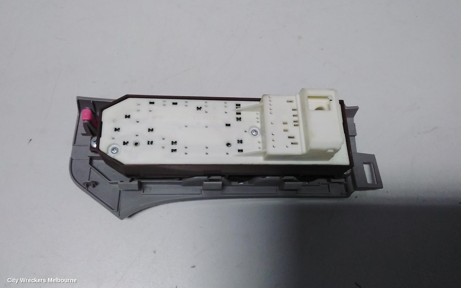 TOYOTA YARIS PWR DR WIND SWITCH, RH FRONT (MASTER SWITCH), 4 SWITCH TYPE, 5DR HATCH/SEDAN, NCP9#, 10/2005 ONWARDS