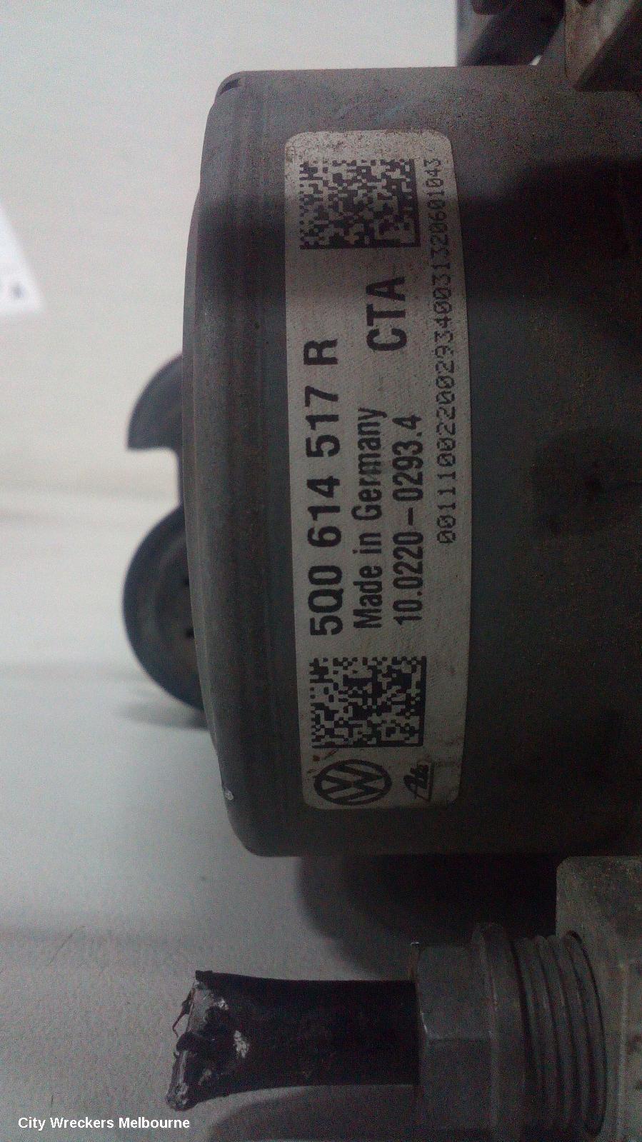 VOLKSWAGEN GOLF ABS PUMP/MODULATOR, GEN 7, ON MOTOR P/N 3Q0614517R, 03/2013 ONWARDS