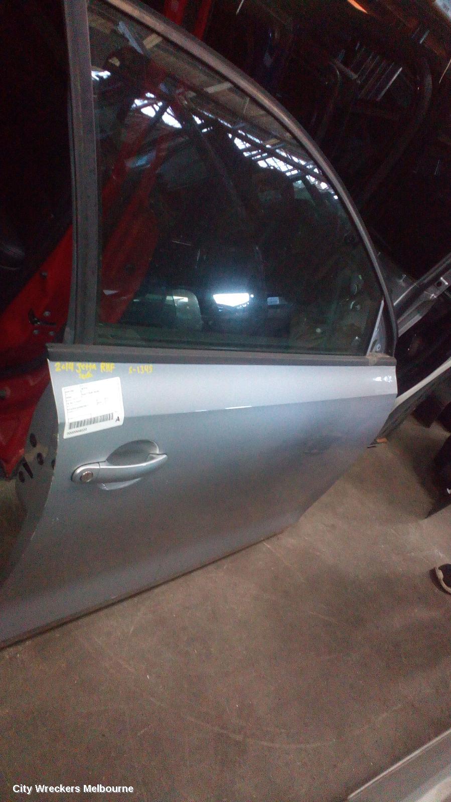 VOLKSWAGEN JETTA RIGHT FRONT DOOR, 1B, 02/2011 - 12/2017