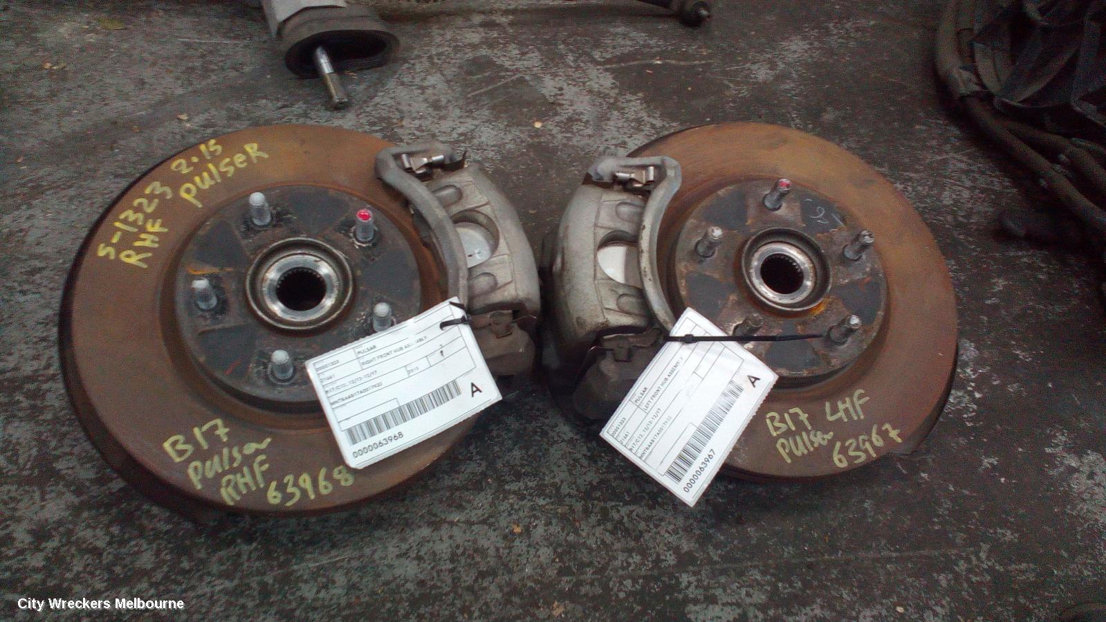 NISSAN PULSAR RIGHT FRONT HUB ASSEMBLY, B17/C12, 12/2012 - 12/2017