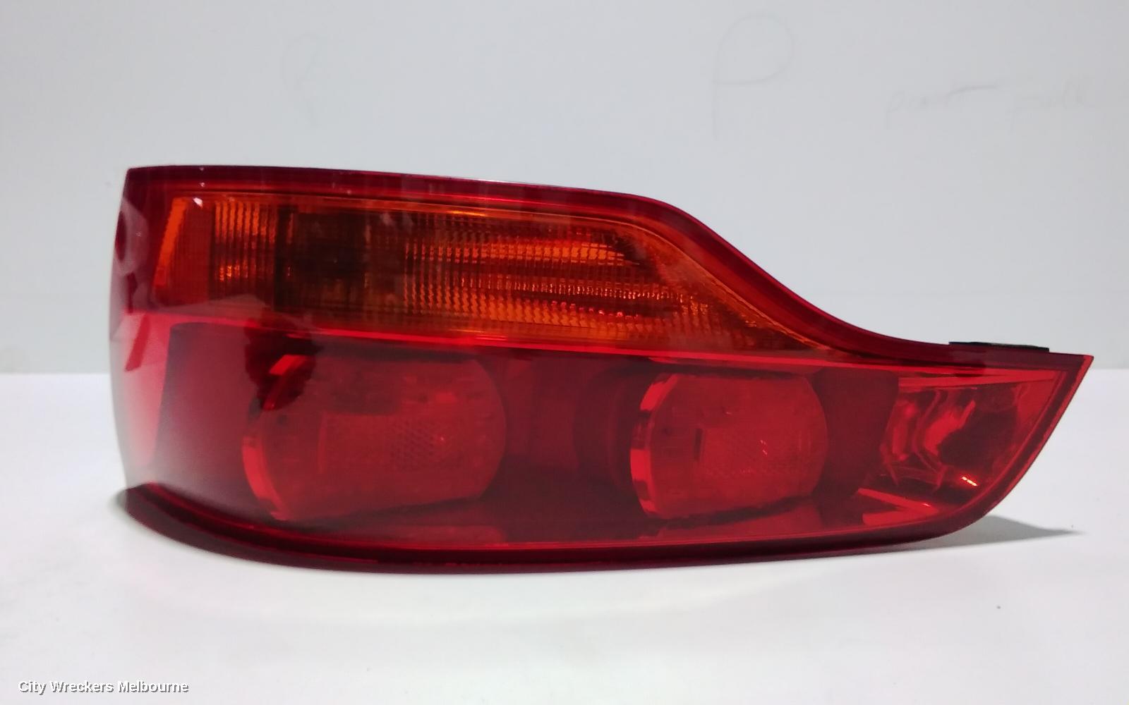 AUDI Q7 RIGHT TAILLIGHT, 4L, IN TAILGATE, 09/2006 - 09/2009