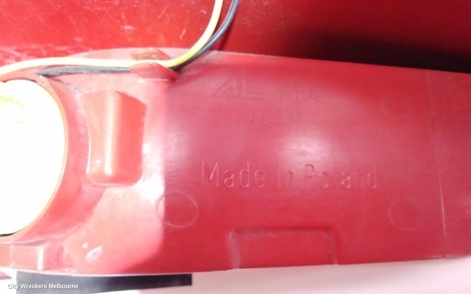 AUDI Q7 RIGHT TAILLIGHT, 4L, IN TAILGATE, 09/2006 - 09/2009
