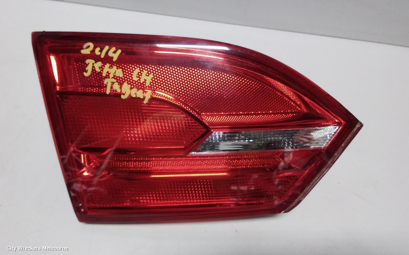 VOLKSWAGEN JETTA REAR GARNISH, 1B, BOOTLID LAMP (LH SIDE), W/ HALOGEN TYPE, 02/2011 - 10/2014