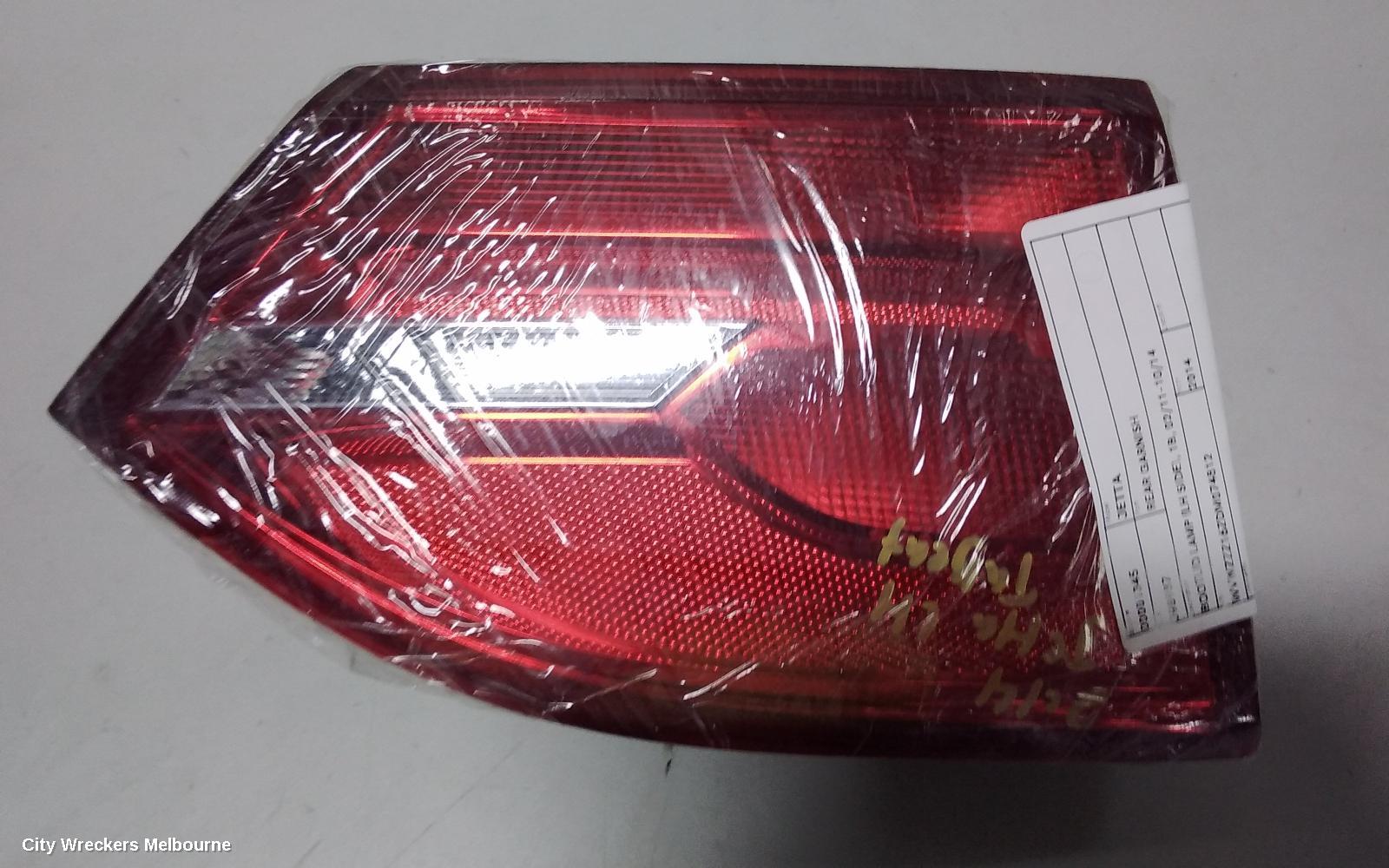 VOLKSWAGEN JETTA REAR GARNISH, 1B, BOOTLID LAMP (LH SIDE), W/ HALOGEN TYPE, 02/2011 - 10/2014