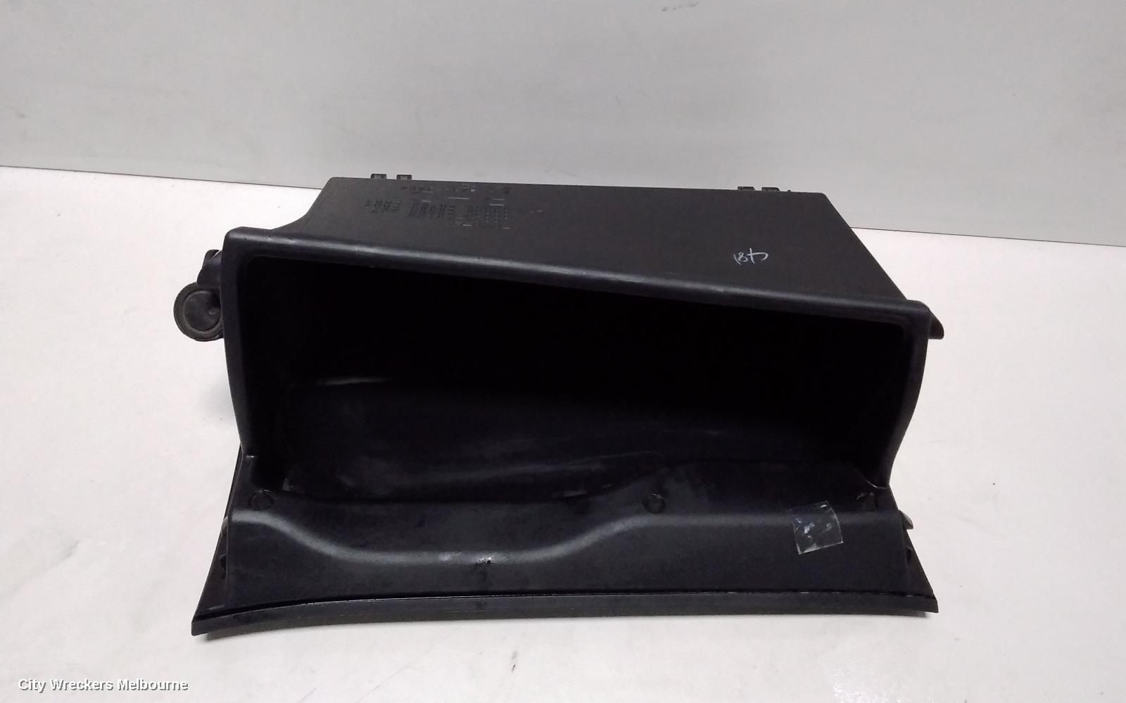 TOYOTA TARAGO GLOVE BOX, ACR50R, LOWER, 03/2006 - 06/2020