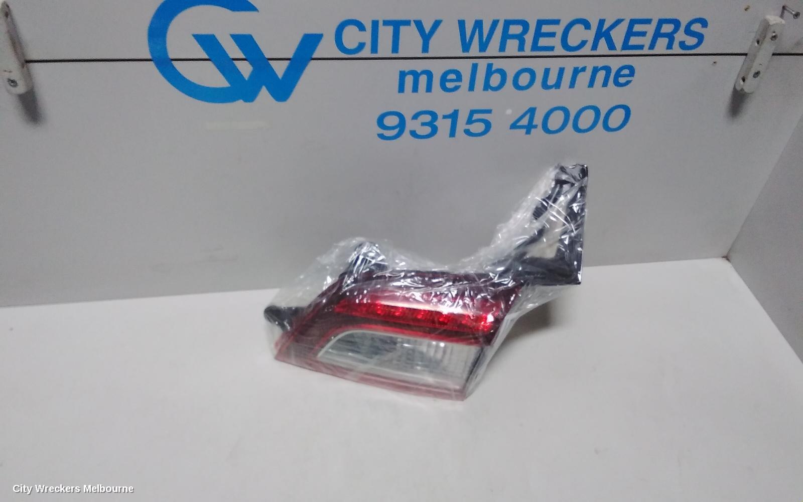 SUBARU OUTBACK REAR GARNISH, TAILGATE LAMP (RH SIDE), 6TH GEN, 08/2014 ONWARDS