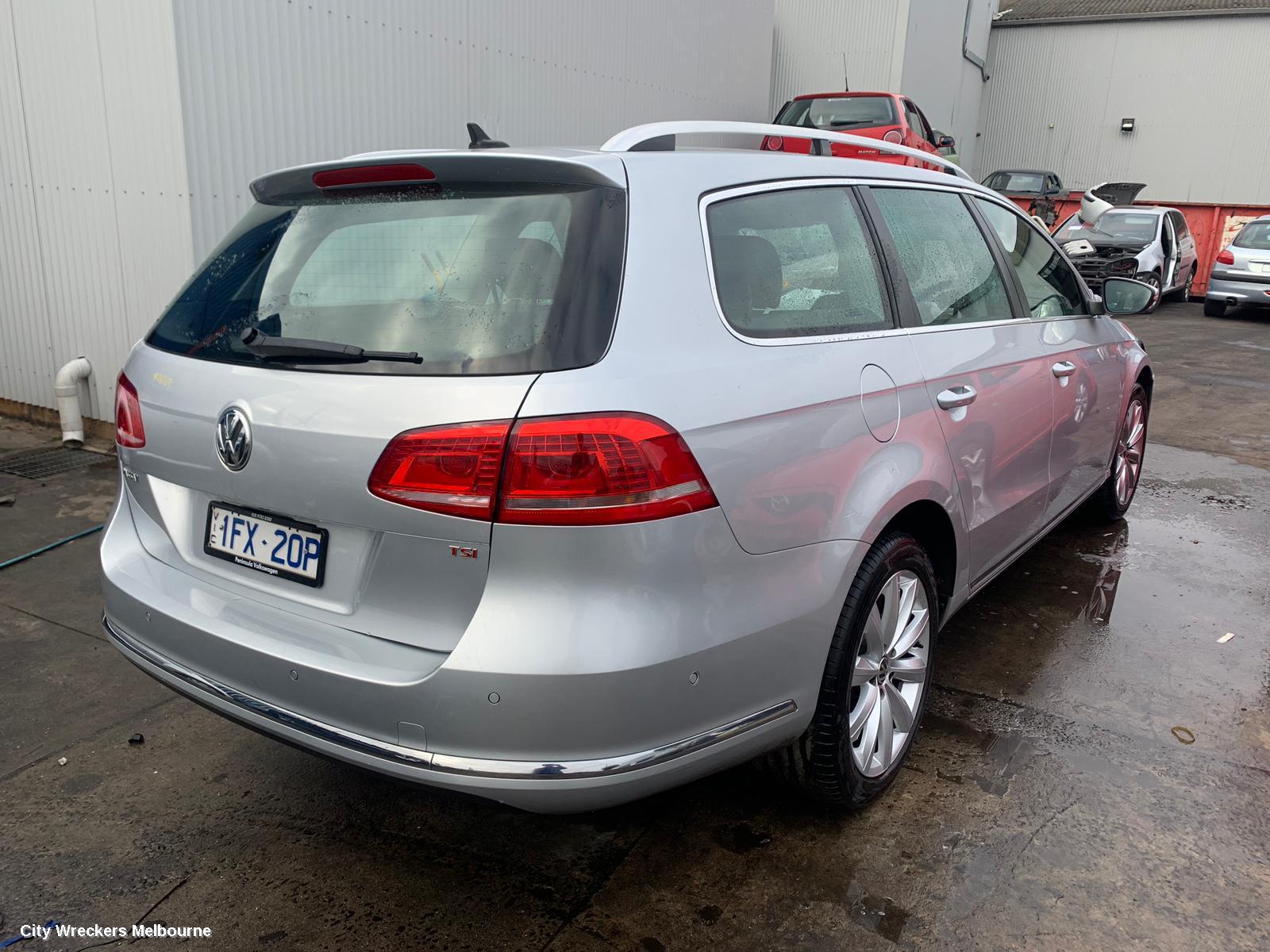 VOLKSWAGEN PASSAT TAILGATE HANDLE, TAILGATE HANDLE, W/ CAMERA, 3C/MK6 B6-B7, 11/2009 - 05/2015