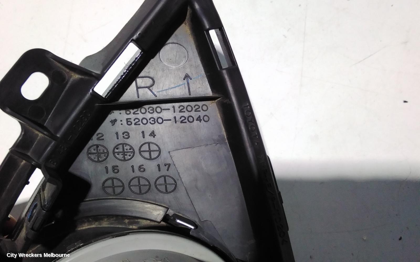 TOYOTA COROLLA RIGHT INDICATOR/FOG/SIDE, BUMPER FOGLAMP, ZRE182R, HATCH, 10/2012 - 03/2015