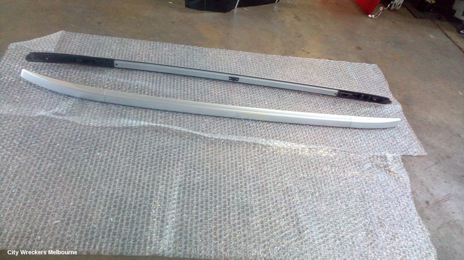 MITSUBISHI OUTLANDER ROOF RAIL