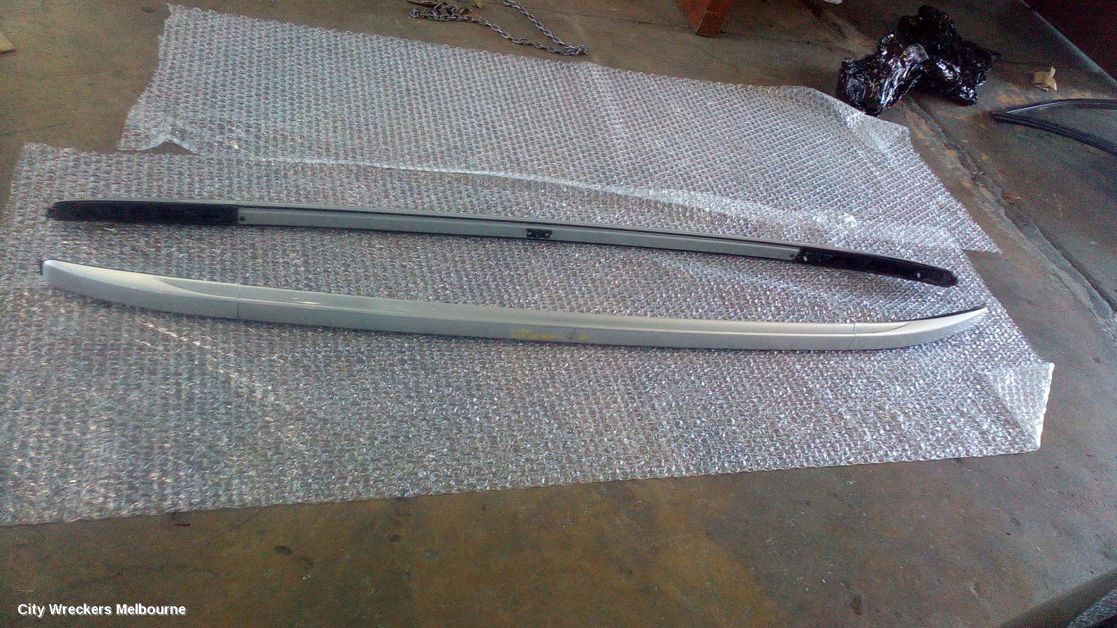 MITSUBISHI OUTLANDER ROOF RAIL