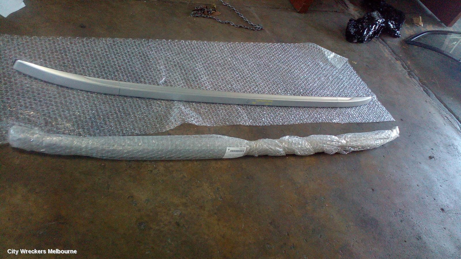 MITSUBISHI OUTLANDER ROOF RAIL