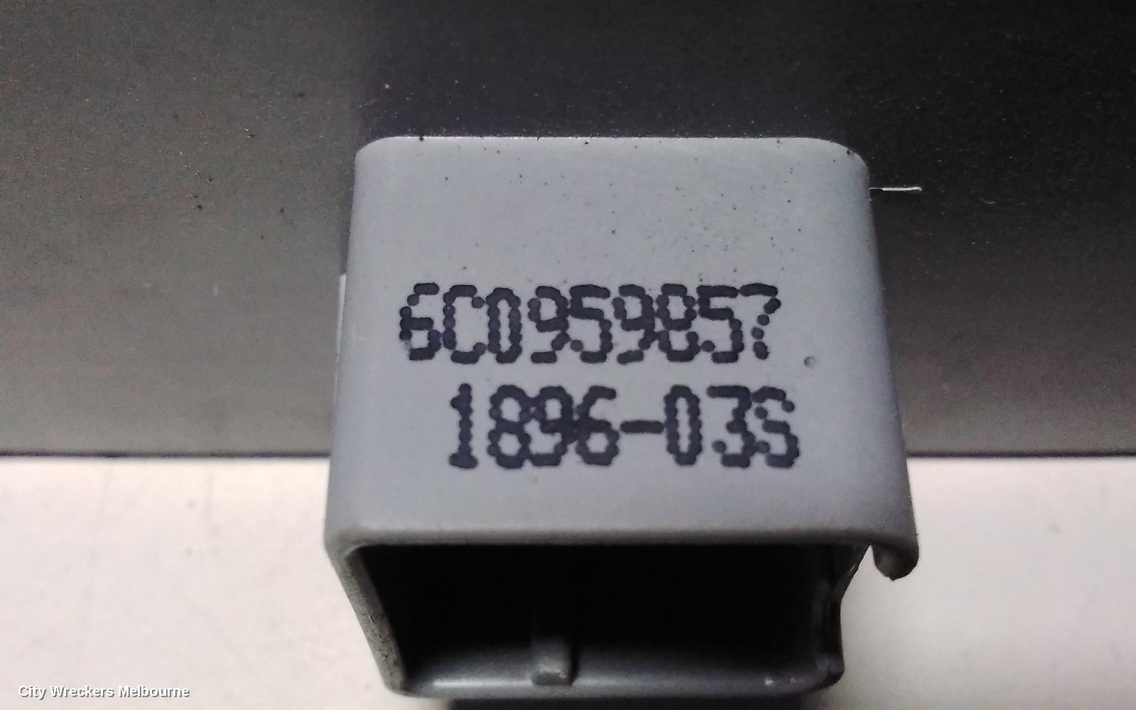 VOLKSWAGEN POLO PWR DR WIND SWITCH, RH FRONT (MASTER SWITCH), 6R, 05/2014 - 09/2017
