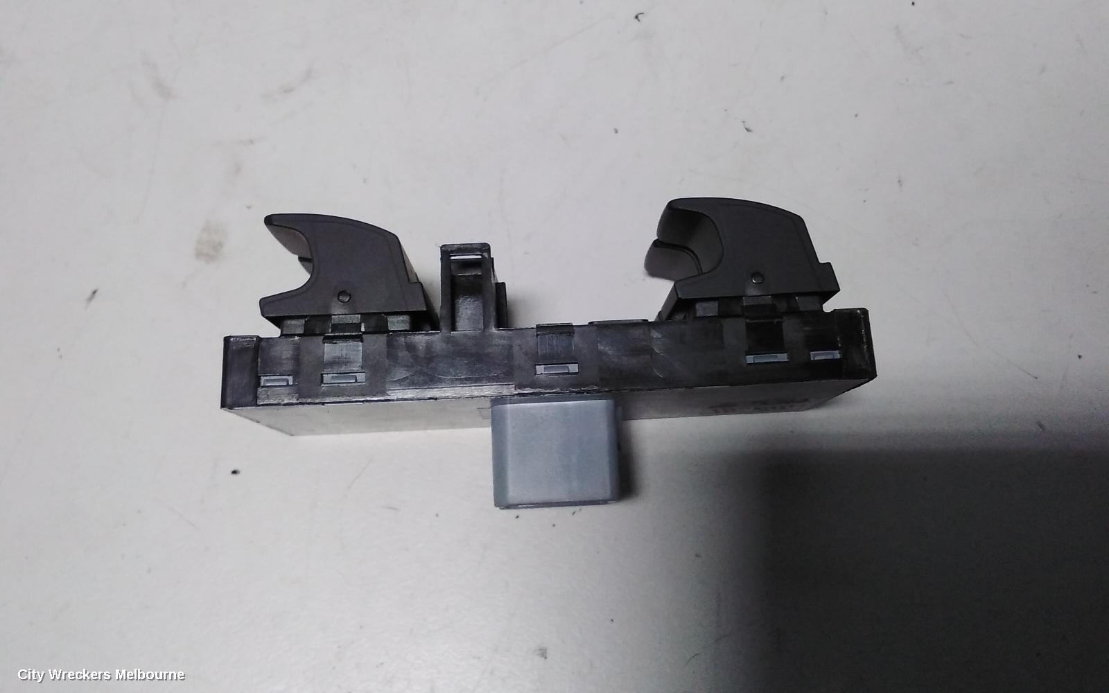 VOLKSWAGEN POLO PWR DR WIND SWITCH, RH FRONT (MASTER SWITCH), 6R, 05/2014 - 09/2017