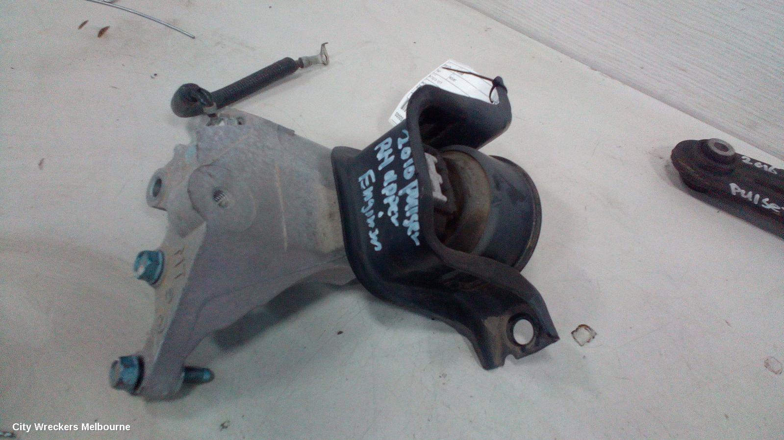 NISSAN PULSAR MOUNT, B17 02/2013 - 12/2017